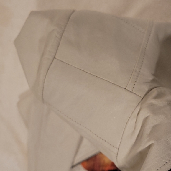 Danier white leather coat - Picture 13 of 14